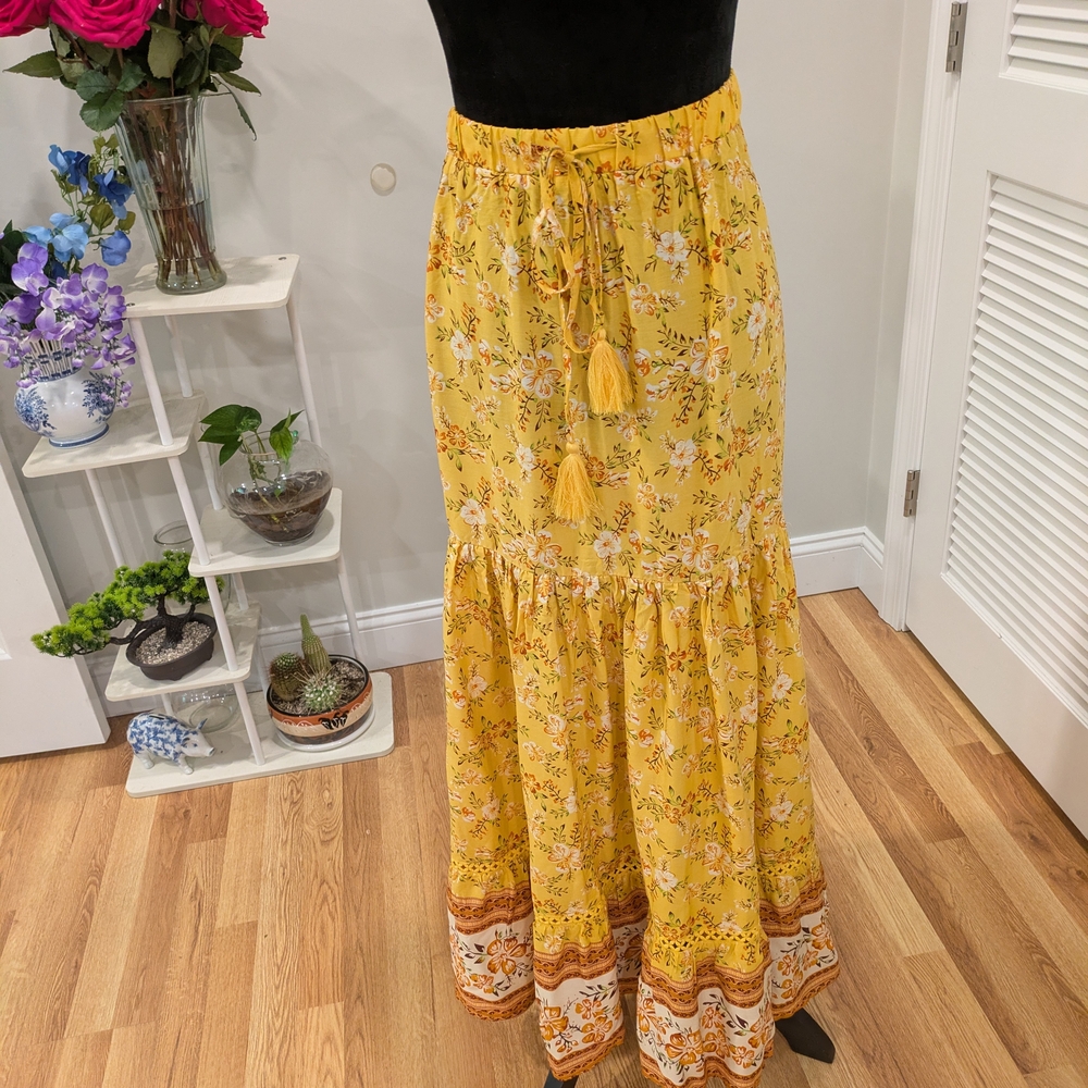Solitaire Yellow Floral Maxi Skirt Size L